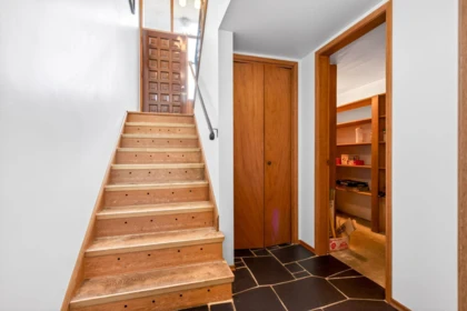 Entry Foyer Photo of 256 Rossmore Court, Coquitlam, BC