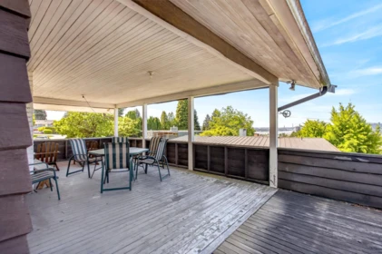 Hot Tub / Spa Photo of 256 Rossmore Court, Coquitlam, BC