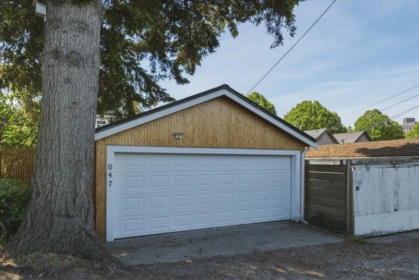 Hot Tub / Spa Photo of 647 Prior Street, Vancouver, BC