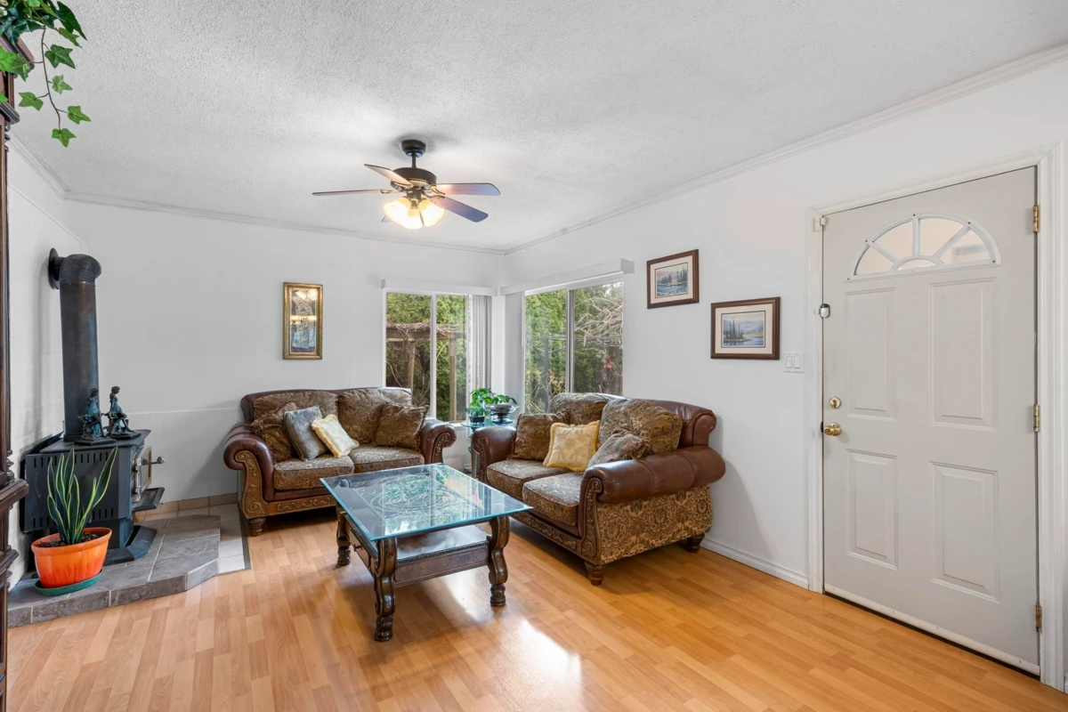 Dining Area Photo of 7566 Dunsmuir Street, Mission, BC
