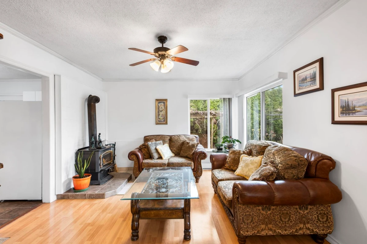 Living Room Photo of 7566 Dunsmuir Street, Mission, BC
