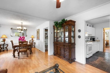 Kitchen Island Photo of 7566 Dunsmuir Street, Mission, BC