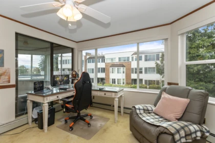 Office / Den Photo of 302 32098 George Ferguson Way, Abbotsford, BC