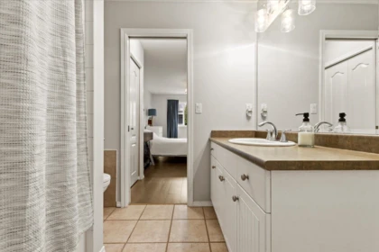 Powder Room Photo of 10 46330 Valleyview Road, Chilliwack, BC
