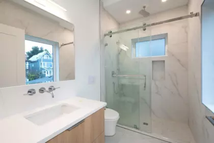 Entry Foyer Photo of 4424 W 4th Avenue, Vancouver, BC