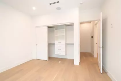 Mudroom Photo of 4424 W 4th Avenue, Vancouver, BC