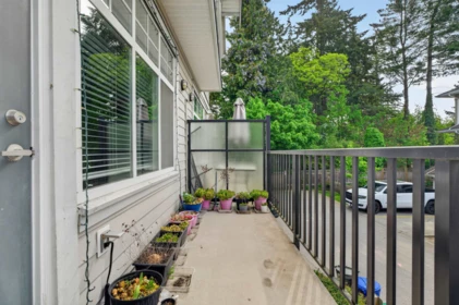 Mudroom Photo of 41 12775 63 Avenue, Surrey, BC
