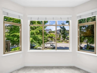 Breakfast Nook Photo of 409 2059 Chesterfield Avenue, North Vancouver, BC
