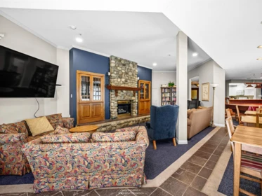 Hot Tub / Spa Photo of 409 2059 Chesterfield Avenue, North Vancouver, BC