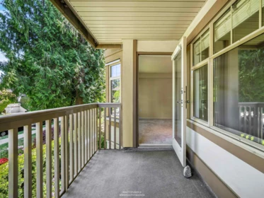 Outdoor Deck Photo of 409 2059 Chesterfield Avenue, North Vancouver, BC