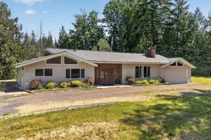 22065 102 Avenue, Langley, BC, Langley — Single Family Residence for sale