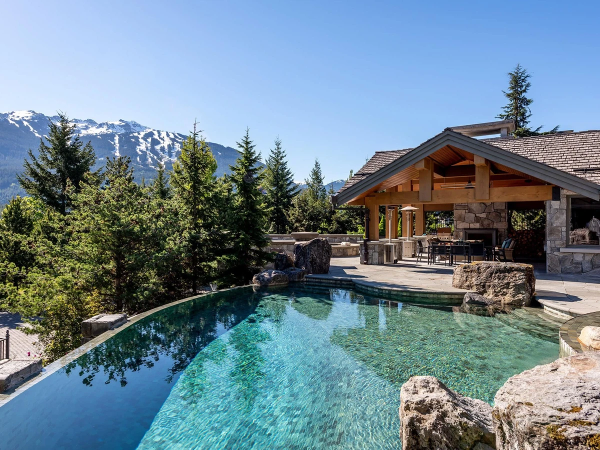 Living Room Photo of 7469/73 Treetop Lane, Whistler, BC