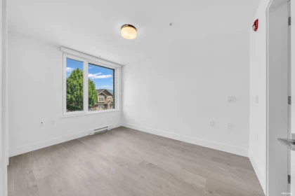Powder Room Photo of 2260 E 1st Avenue, Vancouver, BC