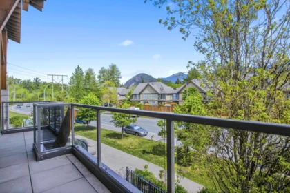 Laundry Room Photo of 2 40775 Tantalus Road, Squamish, BC