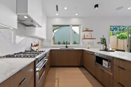 Kitchen Photo of 2 6318 Sophia Street, Vancouver, BC