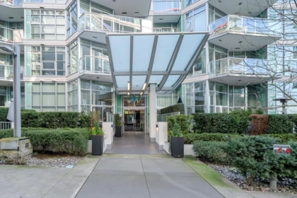 808 199 Victory Ship Way, North Vancouver, BC, North Vancouver — Apartment/Condo for sale