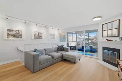 Breakfast Nook Photo of 1284 W 8th Avenue, Vancouver, BC