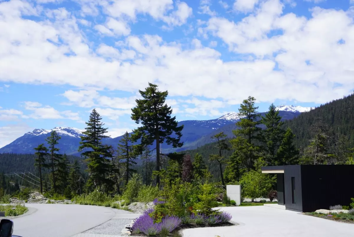 Living Room Photo of 9261 Wedgemount Plateau Drive, Whistler, BC