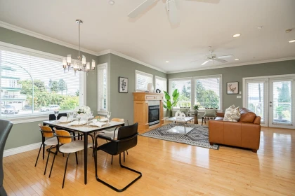 Kitchen Island Photo of 15645 Pacific Avenue, White Rock, BC