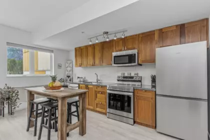 Kitchen Photo of 408 37841 Cleveland Avenue, Squamish, BC