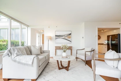 Breakfast Nook Photo of 1 2243 BELLEVUE AVENUE, West Vancouver BC V7V 1C5
