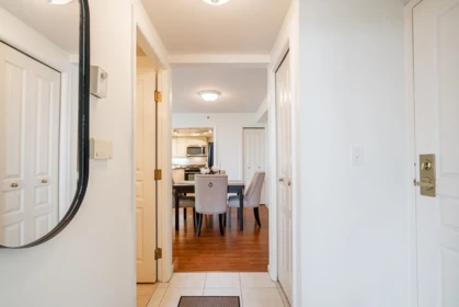 Hallway Photo of 1 2243 BELLEVUE AVENUE, West Vancouver BC V7V 1C5