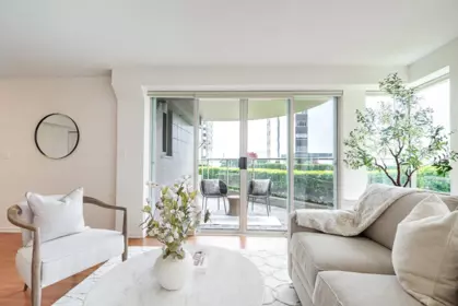 Pantry Photo of 1 2243 Bellevue Avenue, West Vancouver, BC