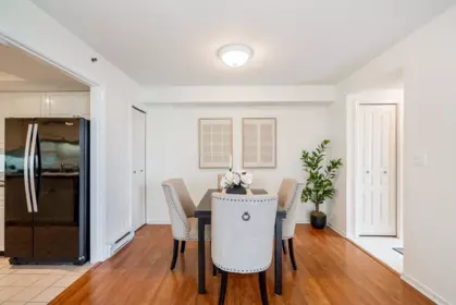 Primary Bedroom Photo of 1 2243 Bellevue Avenue, West Vancouver, BC