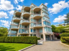 1 2243 Bellevue Avenue, West Vancouver, BC