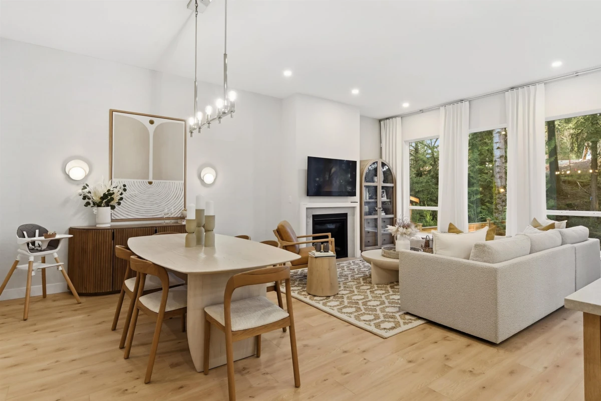 Dining Area Photo of 34700 Dolly Avenue, Abbotsford, BC