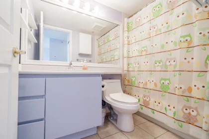 Primary Bathroom Photo of 504 5189 Gaston Street, Vancouver, BC