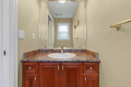 Primary Bathroom Photo of 32472 Mitchell Avenue, Mission, BC