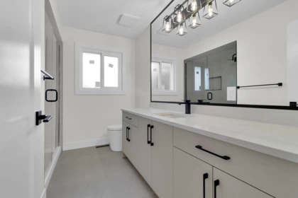 Hallway Photo of 2943 Sidoni Place, Abbotsford, BC