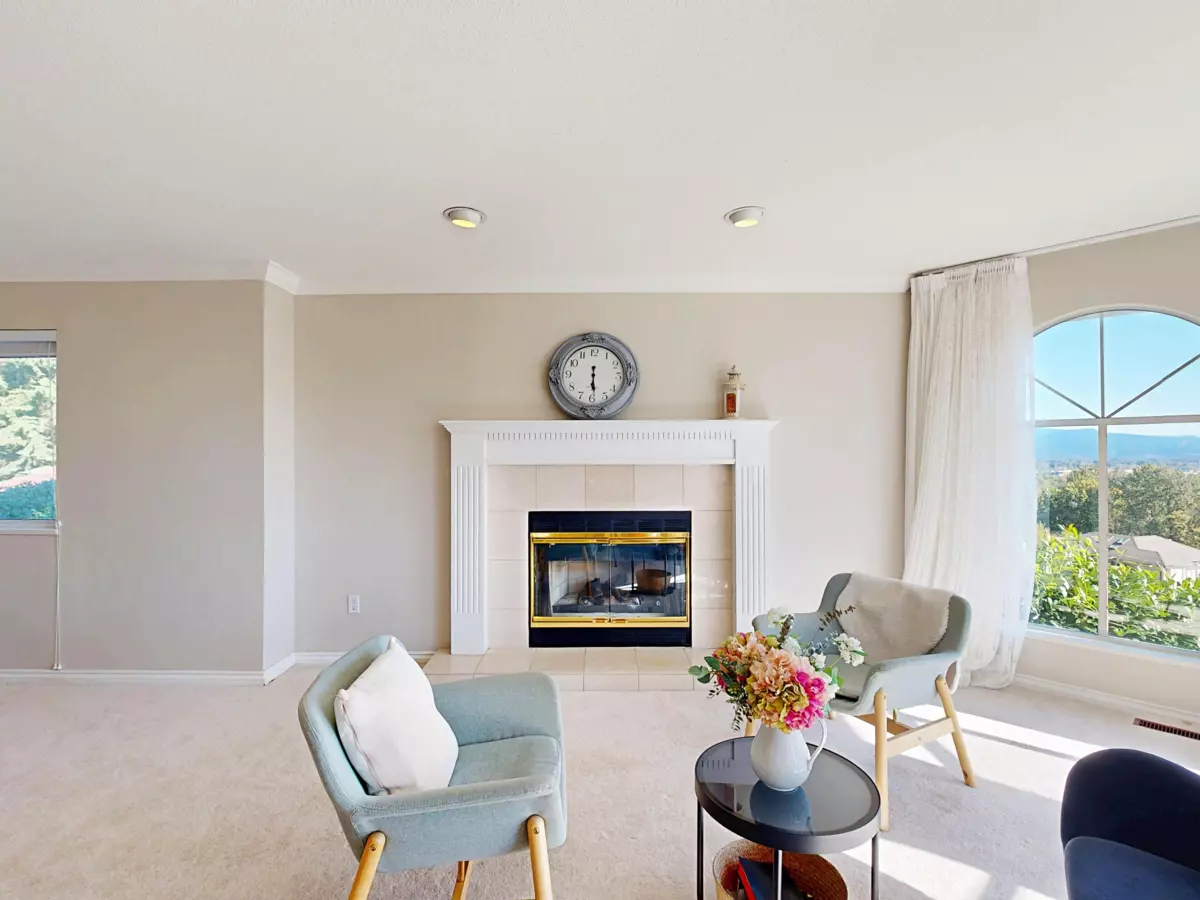 Living Room Photo of 2910 Kalamalka Drive, Coquitlam, BC