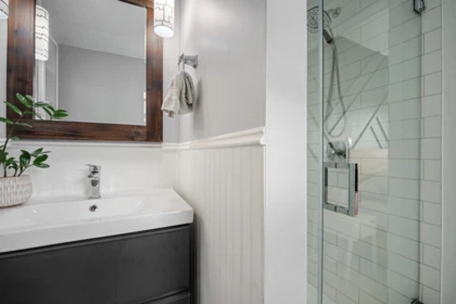 Guest Bathroom Photo of 2426 Wayburne Crescent, Langley, BC