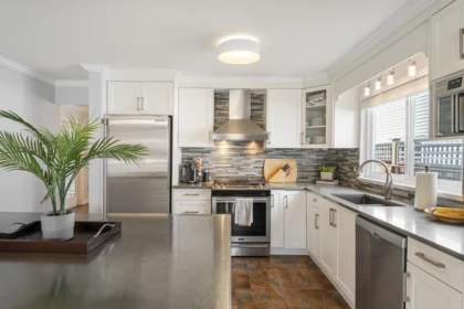 Kitchen Island Photo of 2426 Wayburne Crescent, Langley, BC