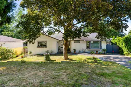 Hot Tub / Spa Photo of 11399 S Loughren Drive, Surrey, BC
