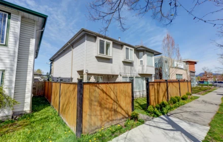 Swimming Pool Photo of 11913 240 Street, Maple Ridge, BC
