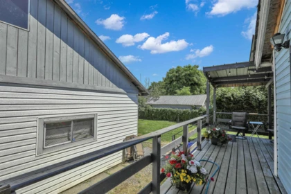 Breakfast Nook Photo of 46045 Fifth Avenue, Chilliwack, BC