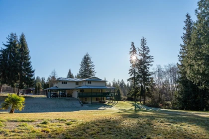 Family Room Photo of 2562 Miles Road, Roberts Creek, BC