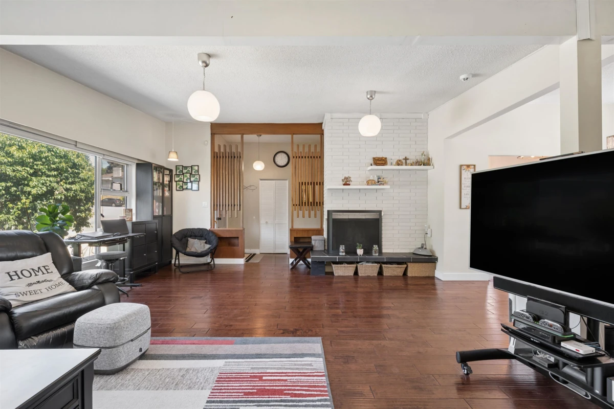 Living Room Photo of 87 Mundy Street, Coquitlam, BC