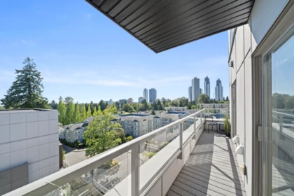 Hallway Photo of 502 13978 Fraser Highway, Surrey, BC