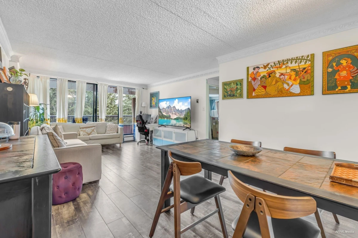 Living Room Photo of 503 6595 Willingdon Avenue, Burnaby, BC