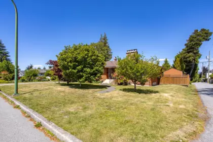7864 Langley Street, Burnaby, BC, Burnaby — Single Family Residence for sale