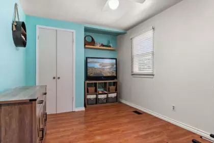 Mudroom Photo of 19834 Peter Street, Hope, BC
