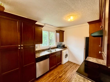 Kitchen Island Photo of 8 33900 Mayfair Avenue, Abbotsford, BC