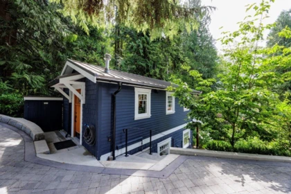 Backyard Photo of 461 E St. James Road, North Vancouver, BC