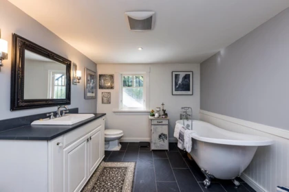Laundry Room Photo of 461 E St. James Road, North Vancouver, BC