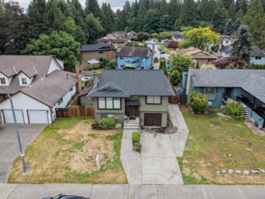 Front Yard Photo of 1252 Victoria Drive, Port Coquitlam, BC