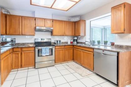 Kitchen Photo of 1252 Victoria Drive, Port Coquitlam, BC